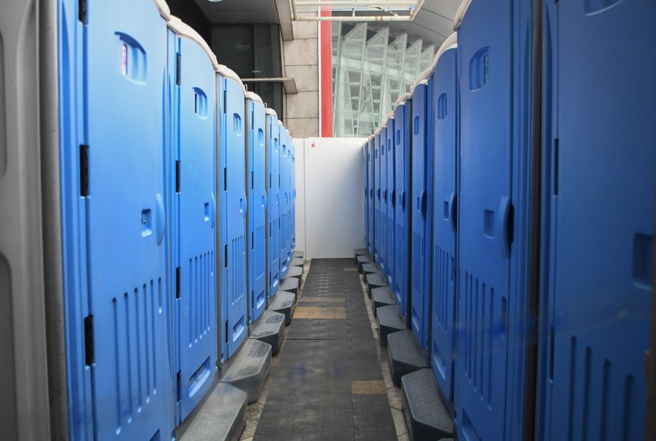 How Many Portable Toilets Does a Construction Site Need?
